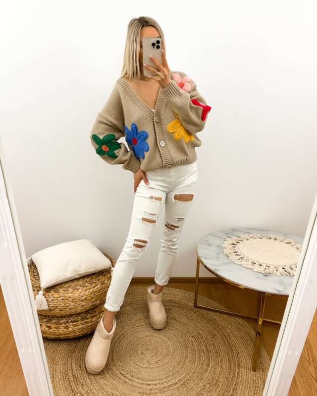 kardigan w kolorowe kwiaty beżowy na guziki2